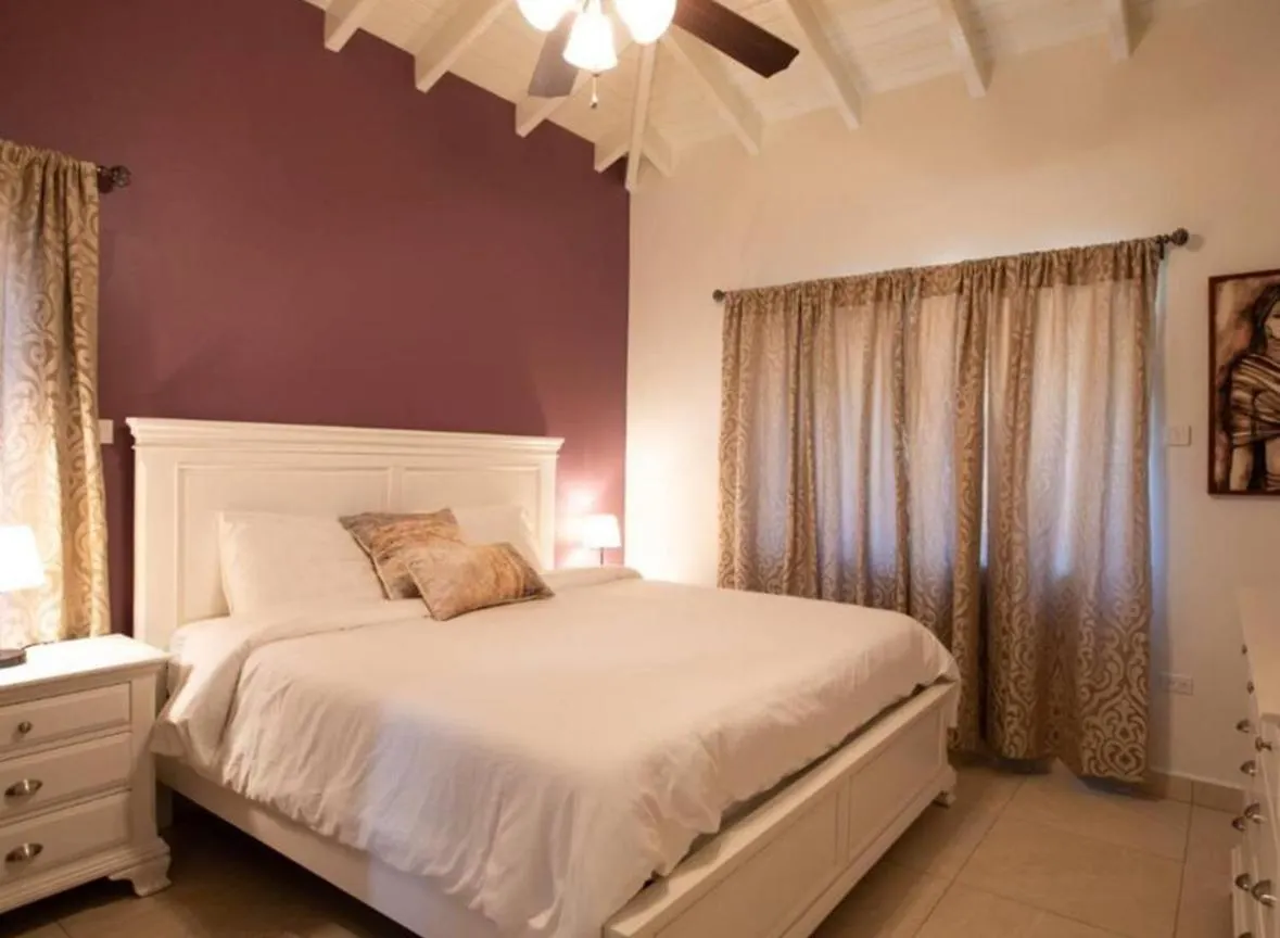 Charming 3-Bed Villa In Maho Cupecoy  São Martinho
