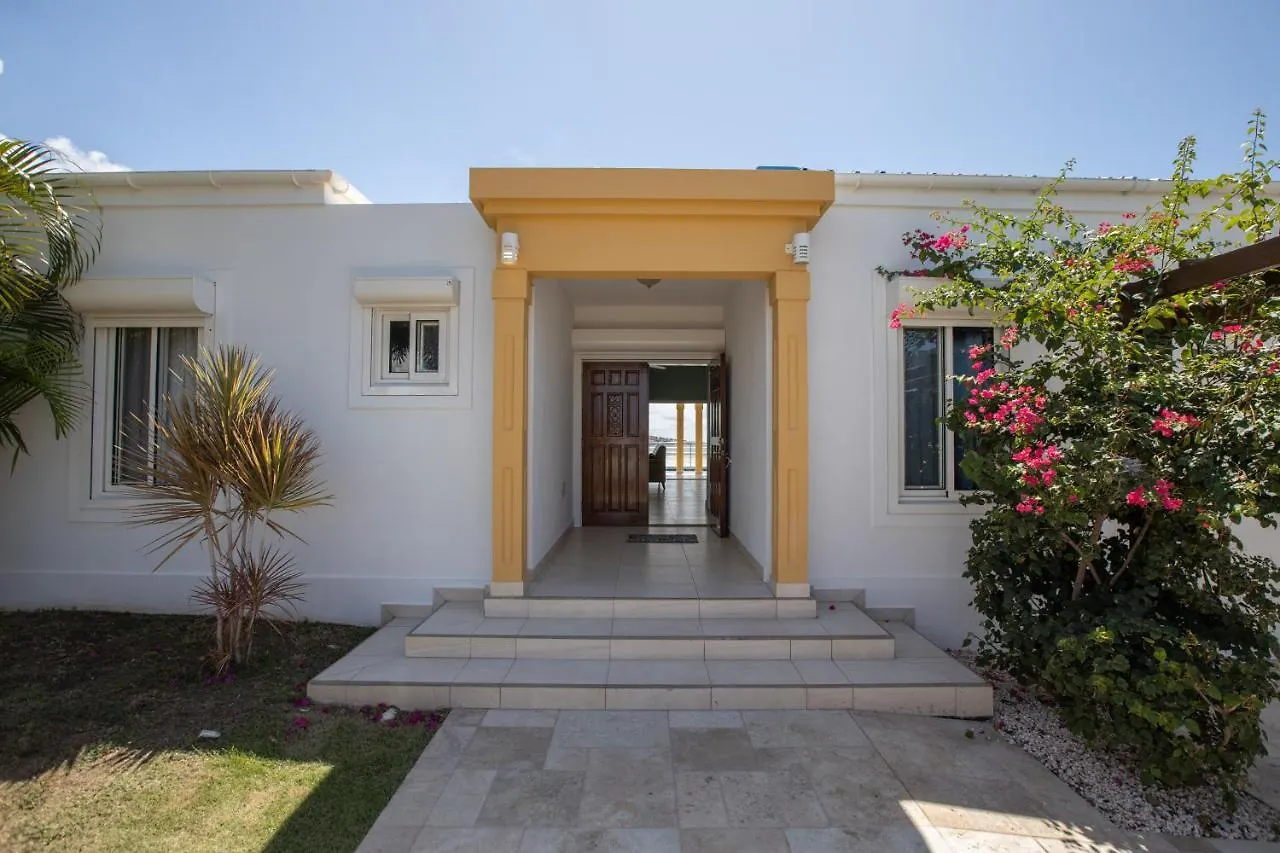 Charming 3-Bed Villa In Maho Cupecoy