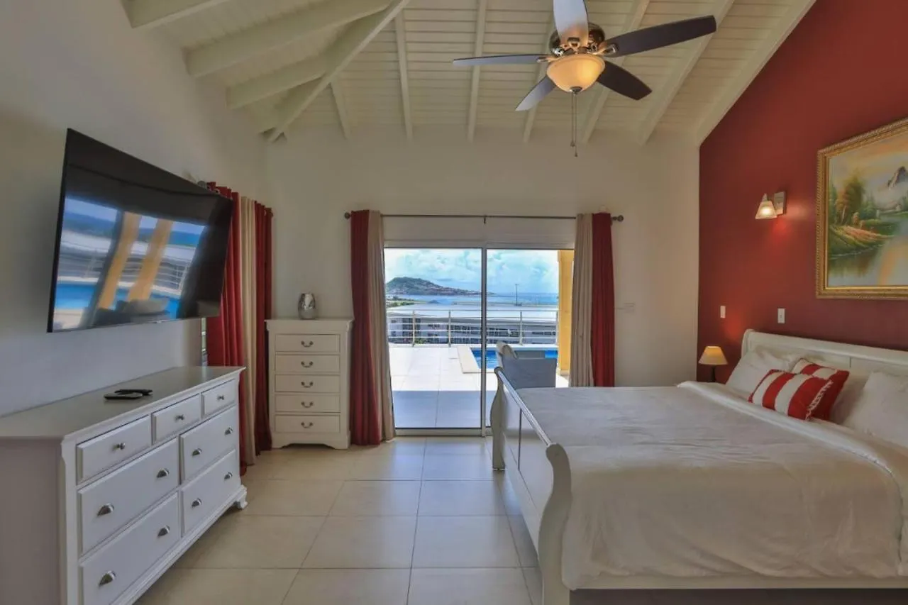 Charming 3-Bed Villa In Maho Cupecoy  0*, Cupecoy (Sint Maarten) Sint Maarten/Saint Martin