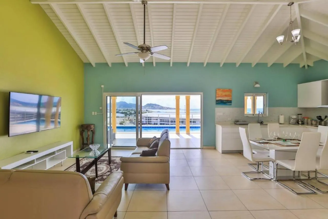 Charming 3-Bed Villa In Maho Cupecoy  0*, Cupecoy (Sint Maarten)